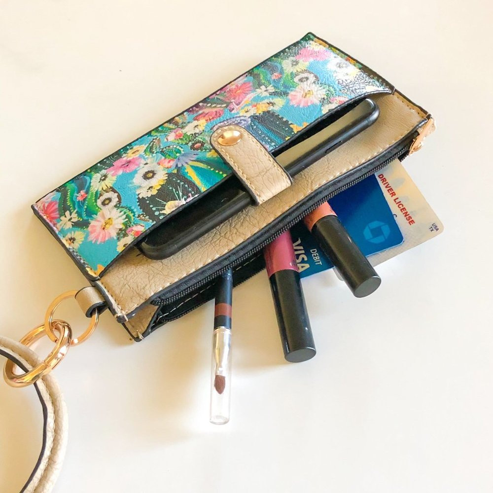 NWT Tan Floral Wristlet With Detachable Bangle and Keyring - Picture 3 of 5
